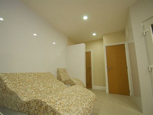 Clover Spa And Hotel Бирмингам Екстериор снимка